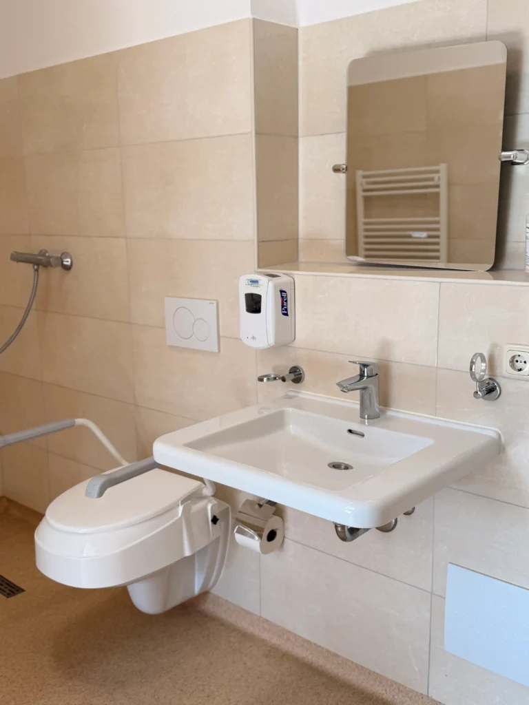 Badezimmer im Pflegeheim Alte Post
